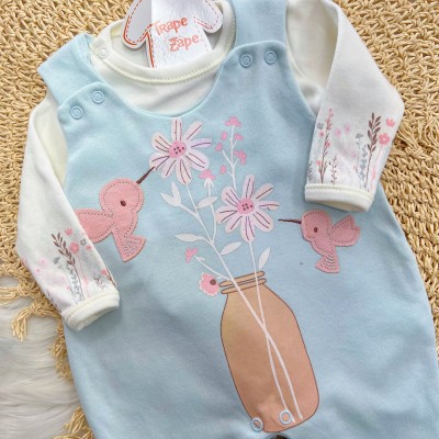 Conj. Body Manga Longa e Jardineira Suedine - Passarinhos - Azul Bebê e Off White